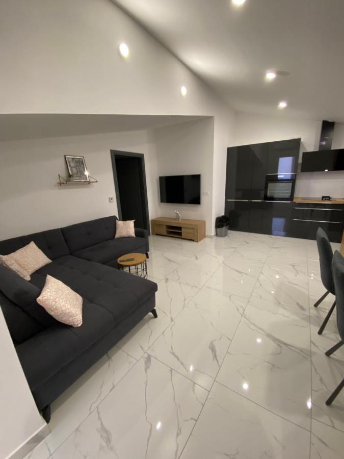 Holiday Home “Marko” With Heated Pool! نين المظهر الخارجي الصورة