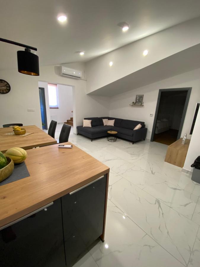 Holiday Home “Marko” With Heated Pool! نين المظهر الخارجي الصورة